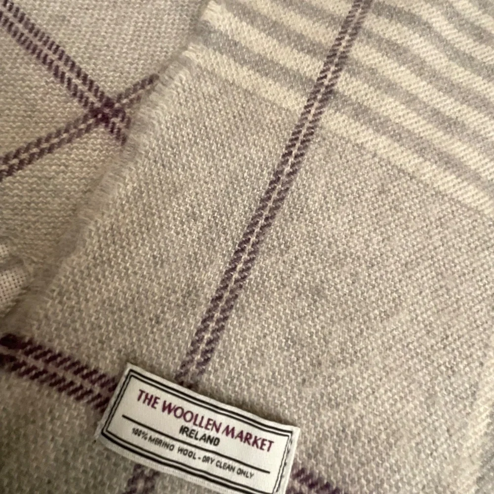 The Woollen Market Ireland 100%Merino Wool Throw Blanket Wrap Shawl 29”x78”NWOT